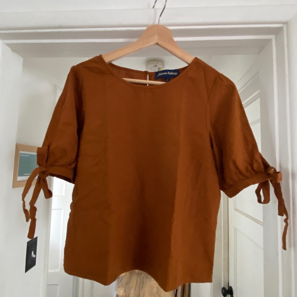 Linen blend puff sleeve top